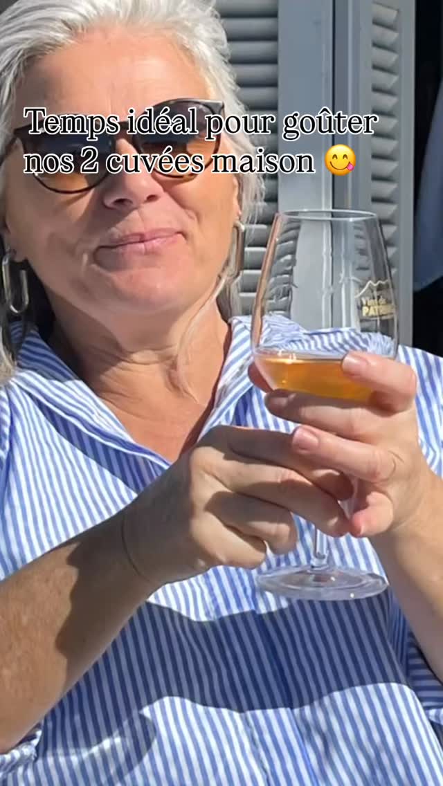 Retour du soleil 🌞 
On en profite pour goûter nos deux cuvées maison 100% naturelle et 100% cépage Vermentinu